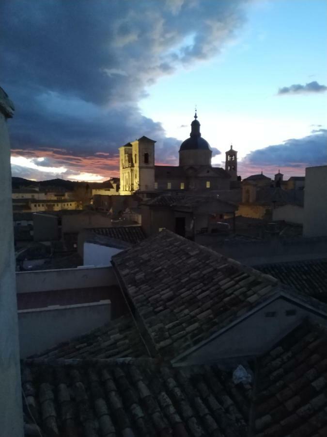 Atico Toledo Apartment ภายนอก รูปภาพ